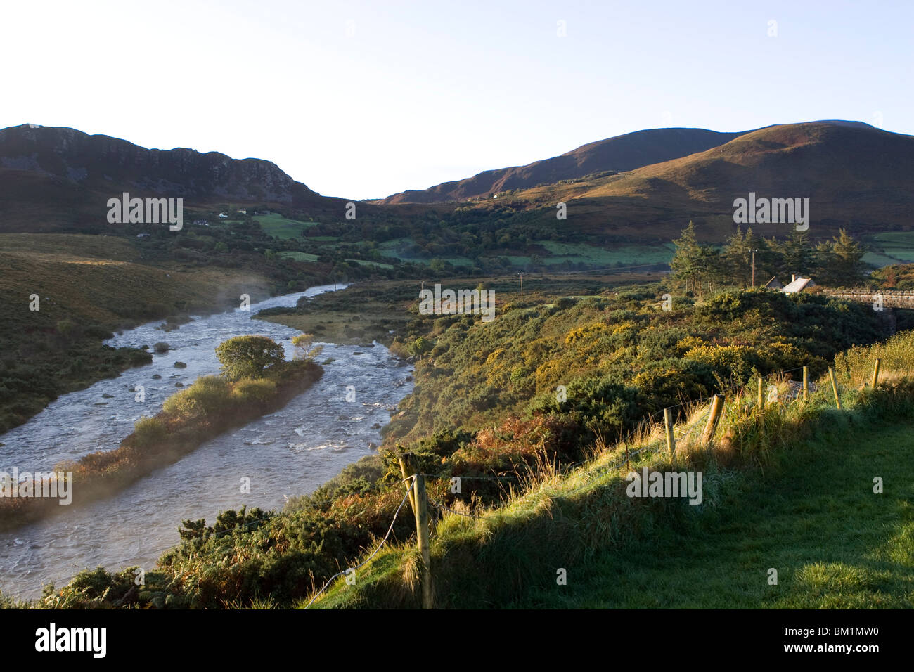Fiume Carragh, nella contea di Kerry, Munster, Repubblica di Irlanda, Europa Foto Stock