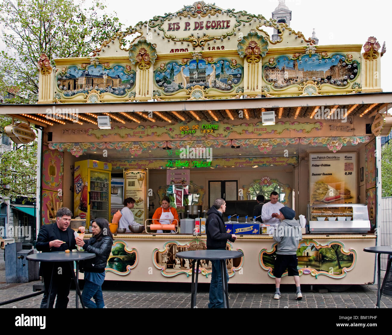 Bruxelles Belgio patatine fritte snack bar city P de Corte Foto Stock