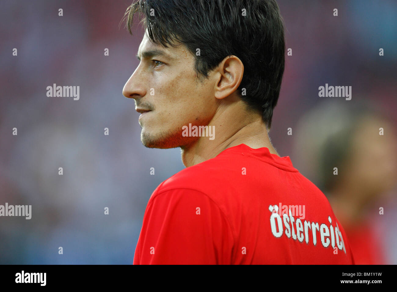 VIENNA - 16 GIUGNO: L'austriaca Ivica Vastic si scalda prima di una partita di UEFA Euro 2008 di gruppo B contro la Germania all'Ernst Happel Stadion il 16 giugno 2008 a Vienna, Austria. Solo per uso editoriale. Uso commerciale vietato. (Fotografia di Jonathan Paul Larsen / Diadem Images) Foto Stock