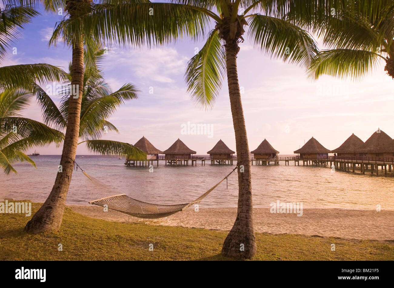 Kia Ora Resort, Rangiroa, Tuamotus, Polinesia francese, South Pacific Pacific Foto Stock
