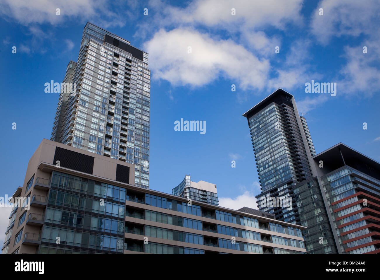 Waterfront edificio condominiale sono illustrati a Toronto il 22 aprile 2010. Foto Stock