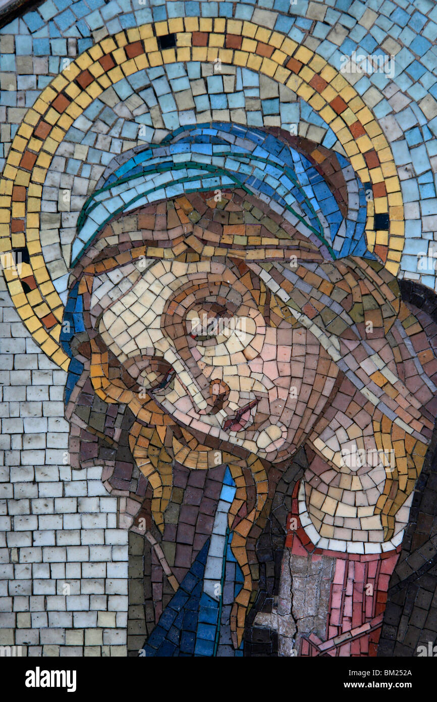 Mosaico della Vergine Maria, Milano Cimitero Monumentale di Milano, Lombardia, Italia, Europa Foto Stock