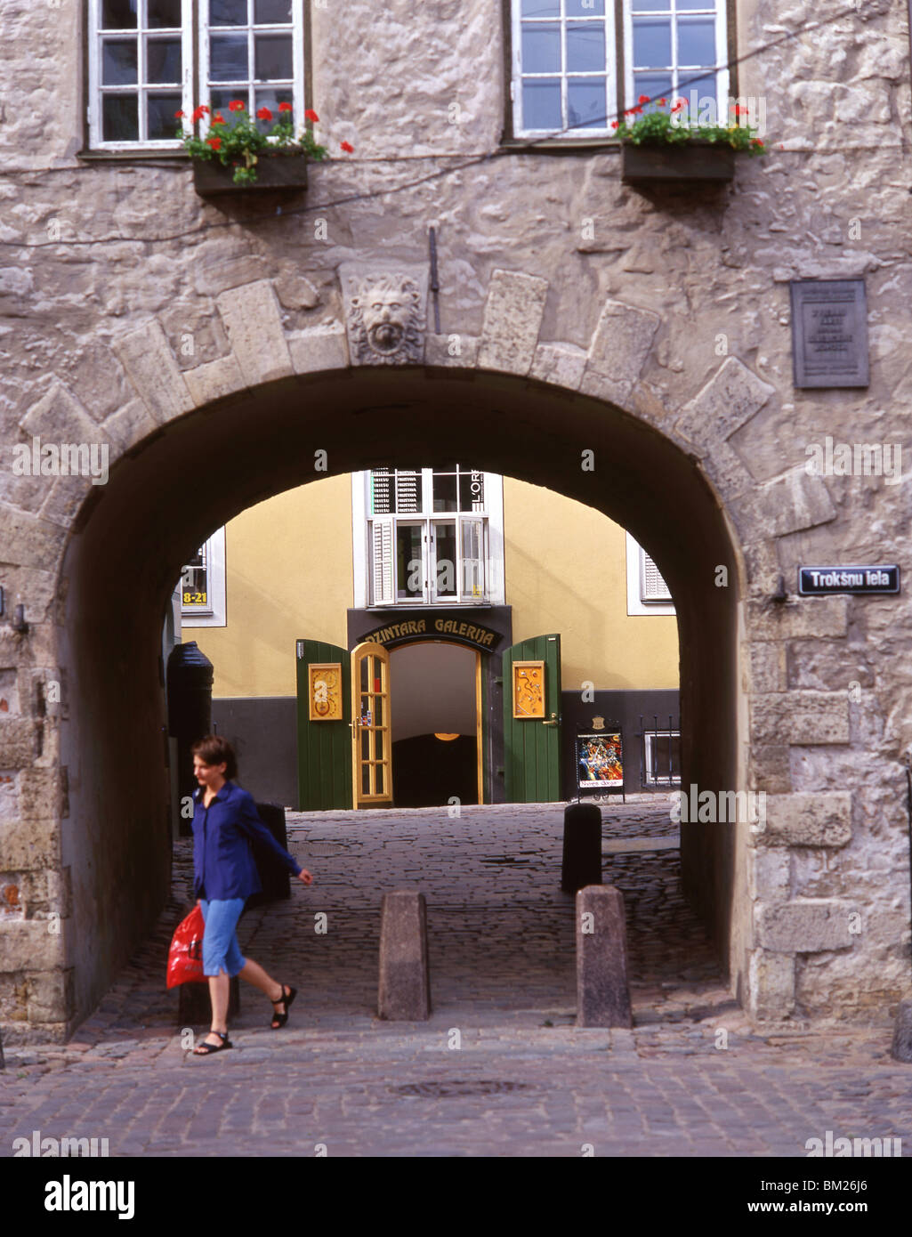 Cortile, Città Vecchia, Riga, Regione di Riga, la Repubblica di Lettonia Foto Stock