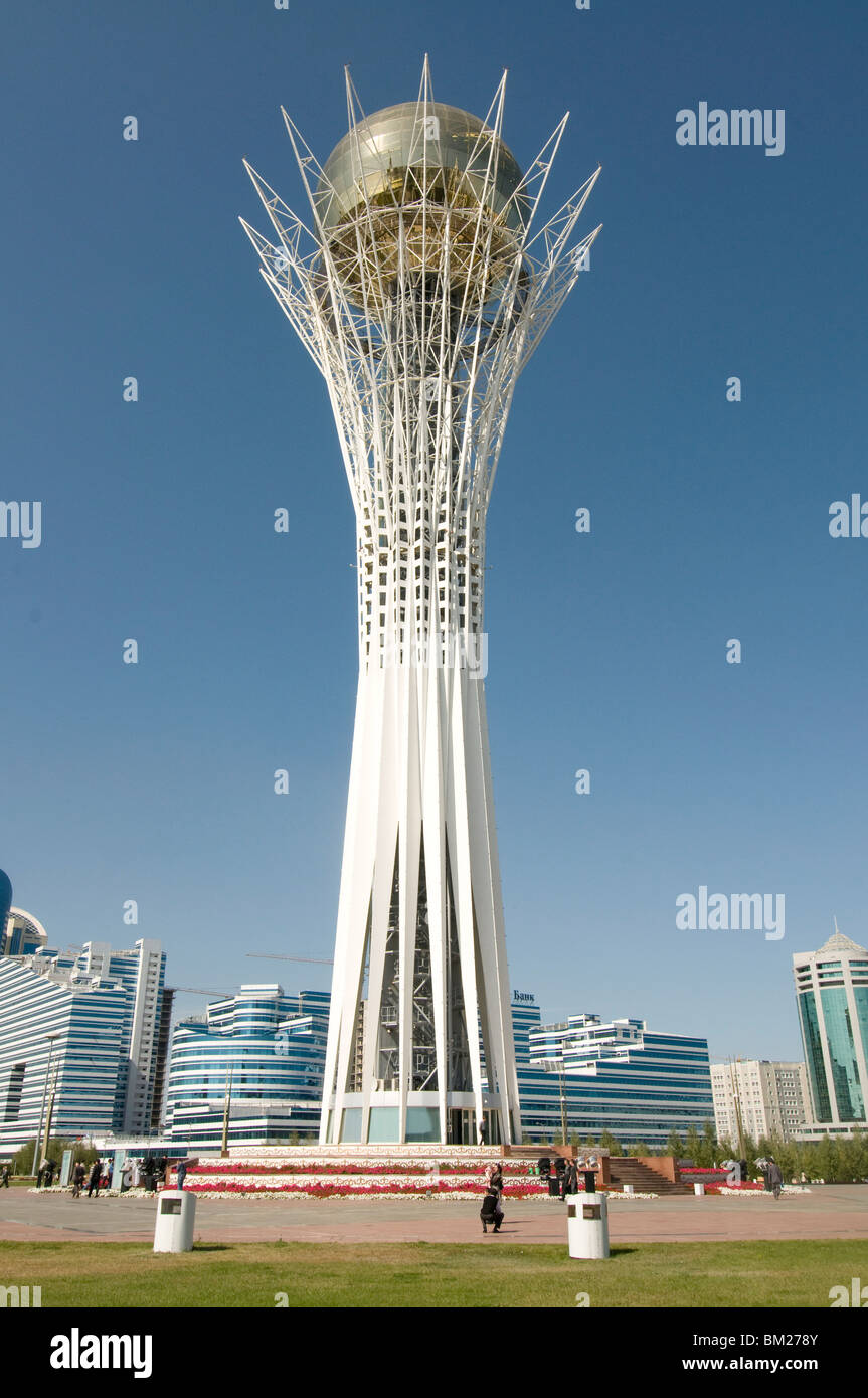Torre di Bayterek, moderno landmark, Astana, Kazakistan, Asia centrale Foto Stock