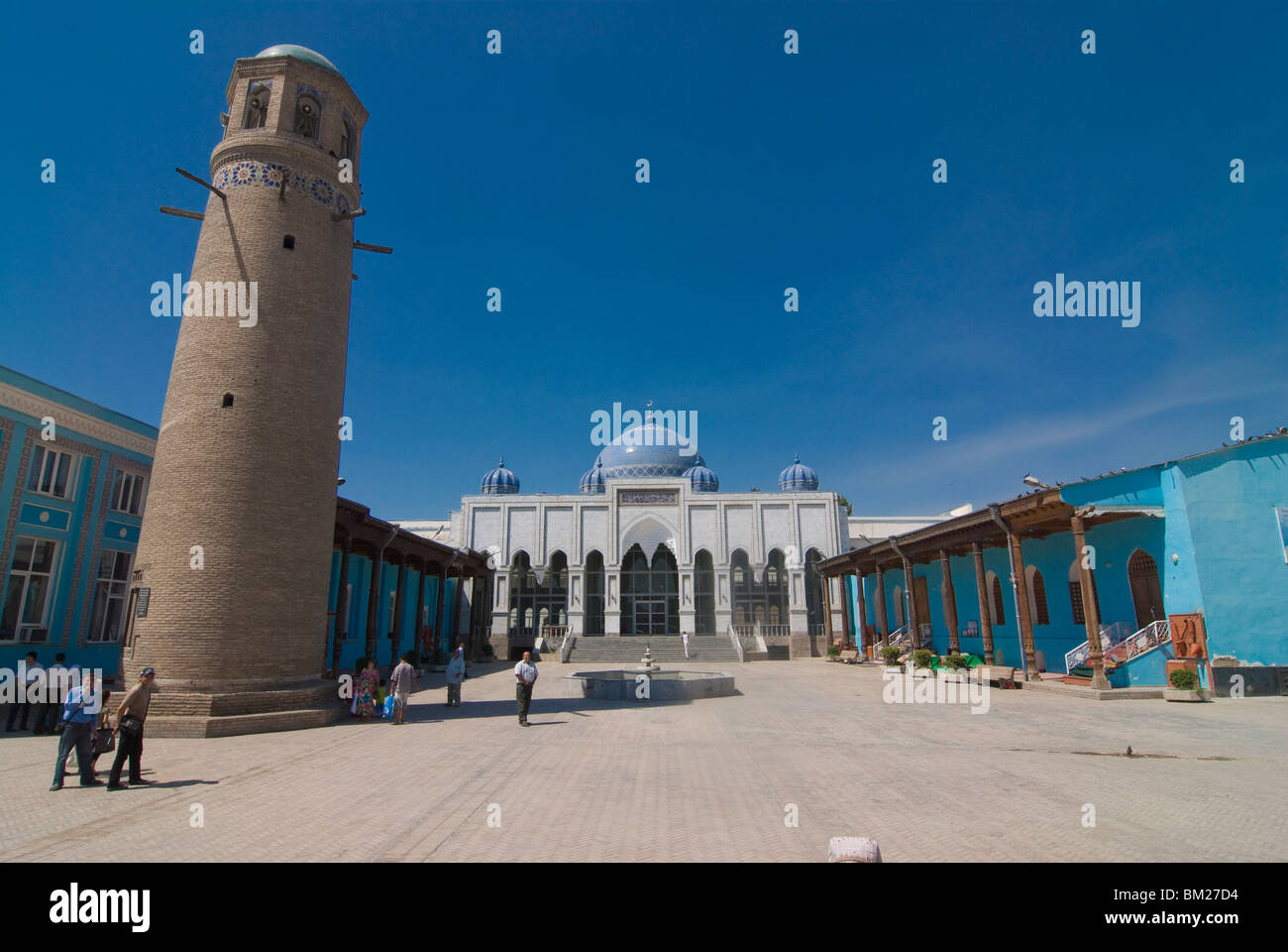Moschea con minareto, Khojand, in Tagikistan, in Asia centrale Foto Stock