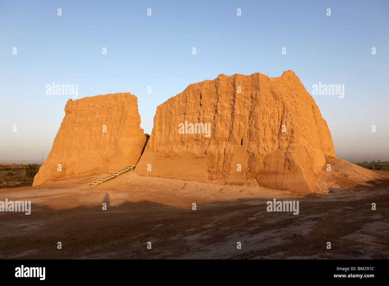 Resti di grande o Big Kyz Kala Palace all'antica strada di seta città di Merv ( Maria ) in Turkmenistan. Foto Stock