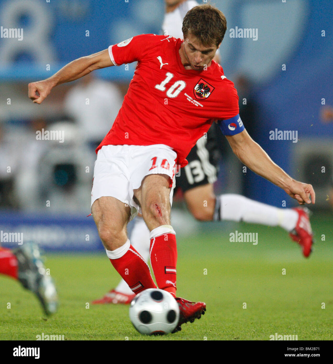 Andreas Ivanschitz dell'Austria passa la palla durante UEFA EURO 2008 Gruppo B contro la Germania a Ernst Happel Stadion. Foto Stock