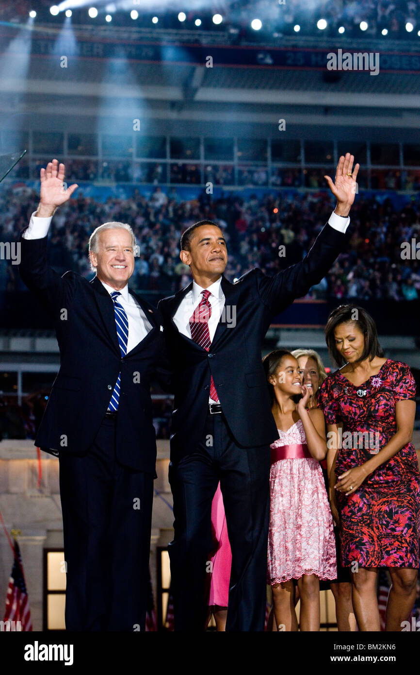 Barack Obama con Joe Biden e famiglia Foto Stock