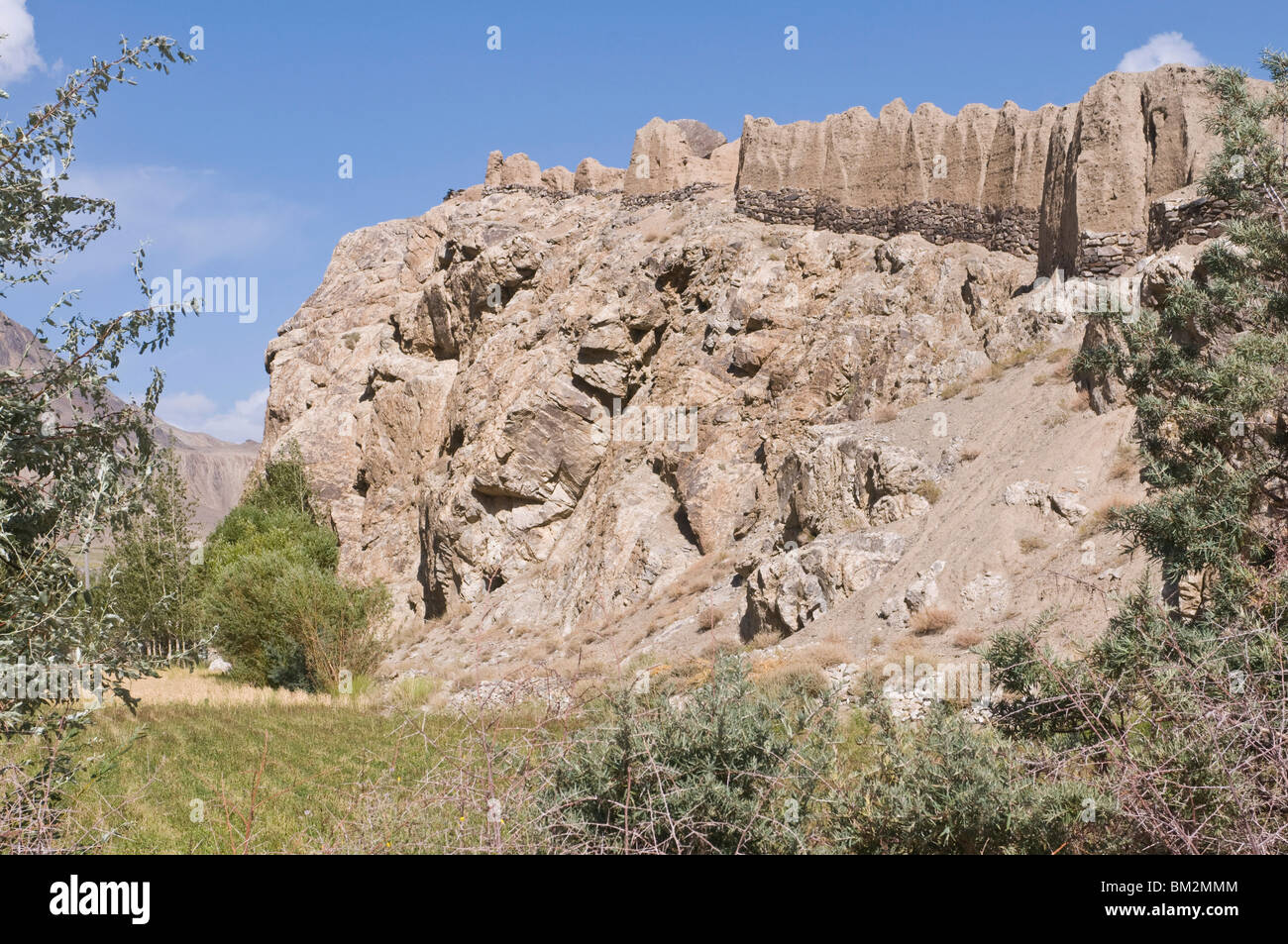 Khakha fortezza nel paesaggio montuoso, Wakhan Valley, Pamirs, Tagikistan Foto Stock
