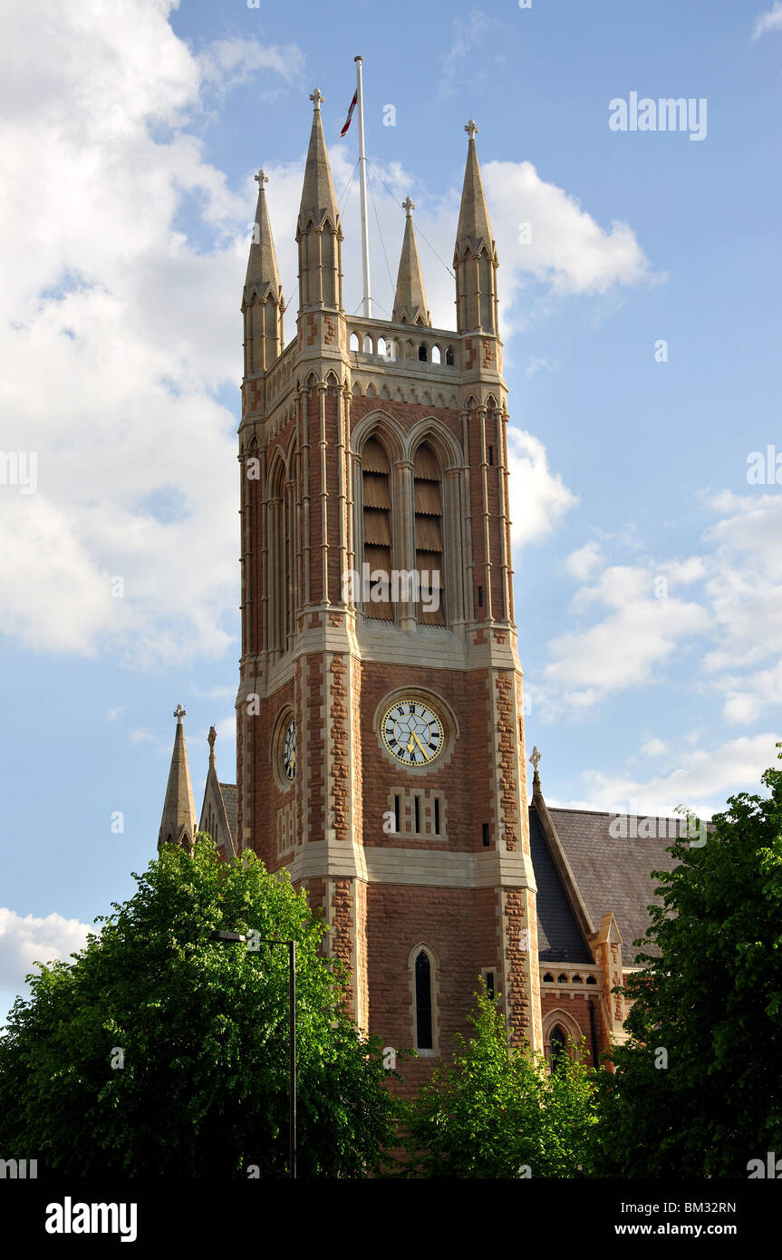 St.James Chiesa torre, Hammersmith, London Borough di Hammersmith e Fulham, Londra, Inghilterra, Regno Unito Foto Stock