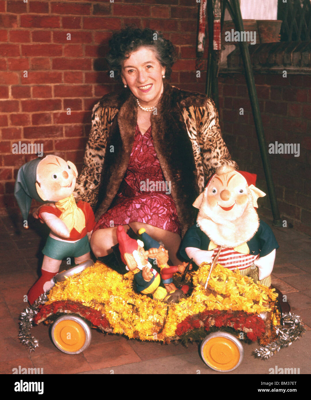 ENID Chelmsford - Inglese per bambini da scrittore (1897-1968) al suo siepi verdi home in Beaconsfield nel 1962 Foto Stock