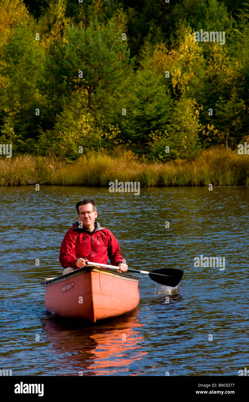 L'uomo canoa Vermont Foto Stock