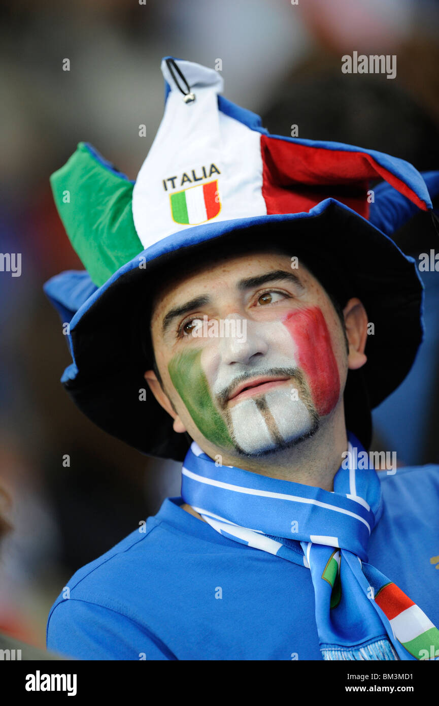L'uomo dall'Italia, egli è un appassionato di calcio della sua squadra nazionale Foto Stock