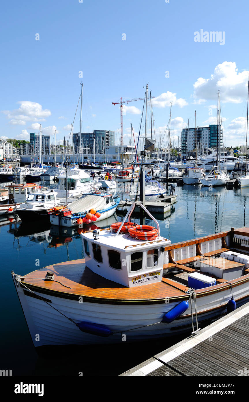 Barche ormeggiate presso il Barbican a Plymouth, Devon, Regno Unito Foto Stock