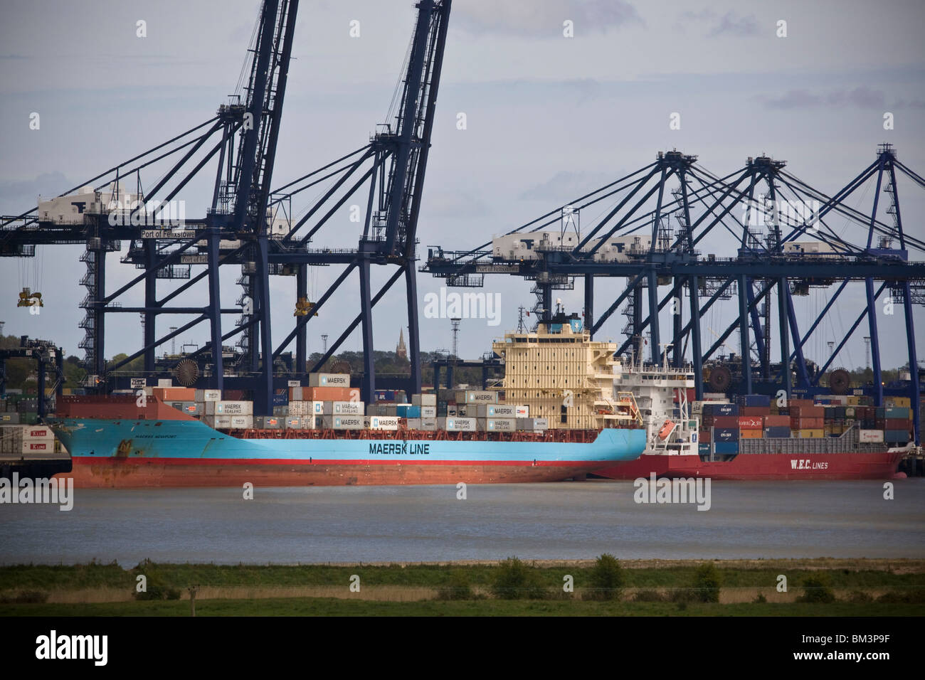 Porto di Felixstowe contenitore porta,Suffolk, Regno Unito Foto Stock