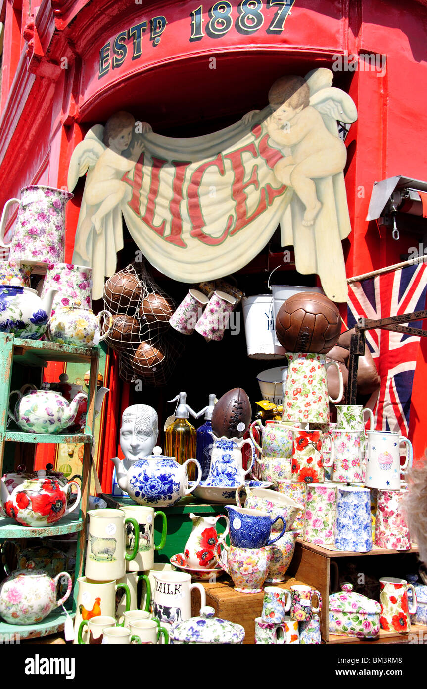Negozio di antiquariato, il mercatino di Portobello e Notting Hill, Royal Borough di Kensington e Chelsea, Greater London, England, Regno Unito Foto Stock