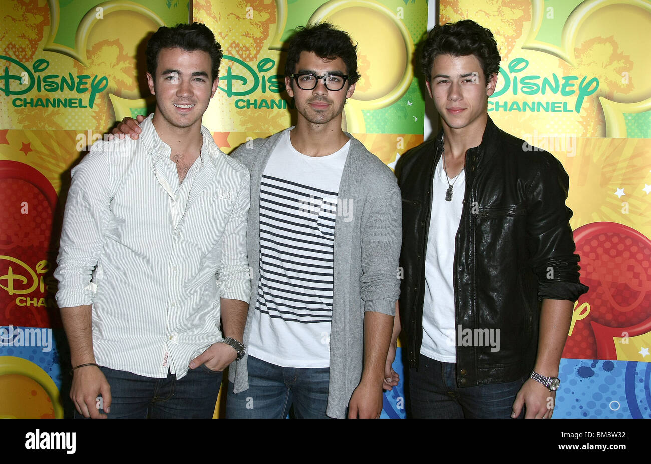 KEVIN Jonas Joe Jonas Nick Jonas DISNEY ABC TELEVISION GROUP ESTATE PREMERE GIUNCATA BURBANK LOS ANGELES CA 15 Maggio 2010 Foto Stock
