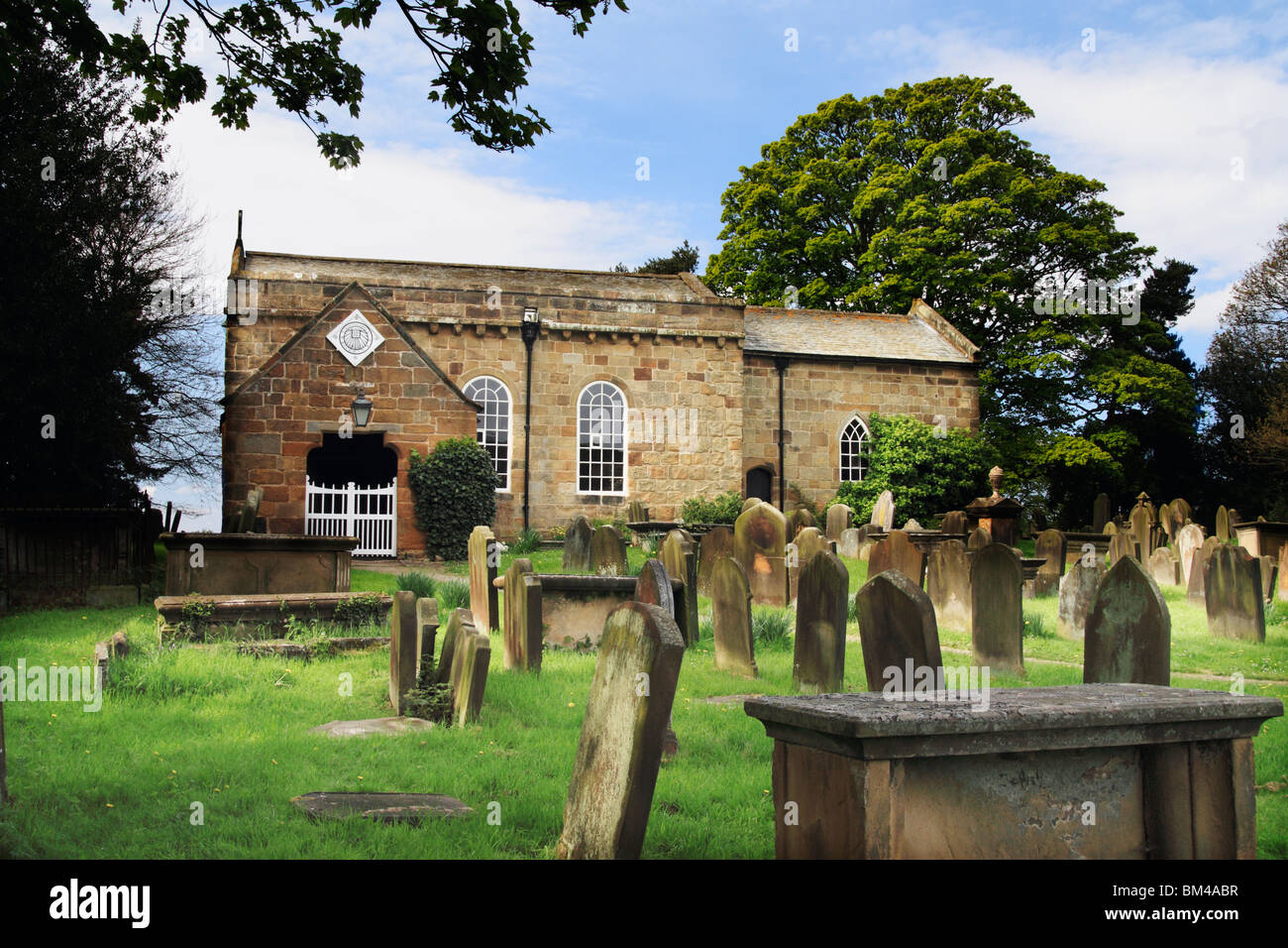 Xii secolo Chiesa di tutti i santi di grande Ayton, North Yorkshire. Foto Stock