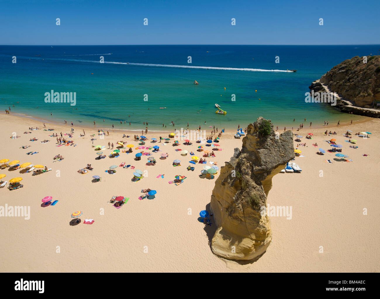 Il Portogallo, Algarve Albufeira, Spiaggia, dettaglio di peneco Rock Foto Stock