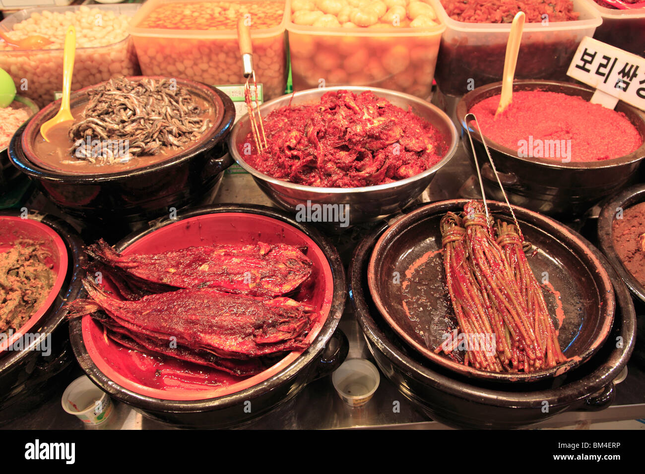 Cibo tradizionale della corea del sud immagini e fotografie stock ad alta  risoluzione - Alamy