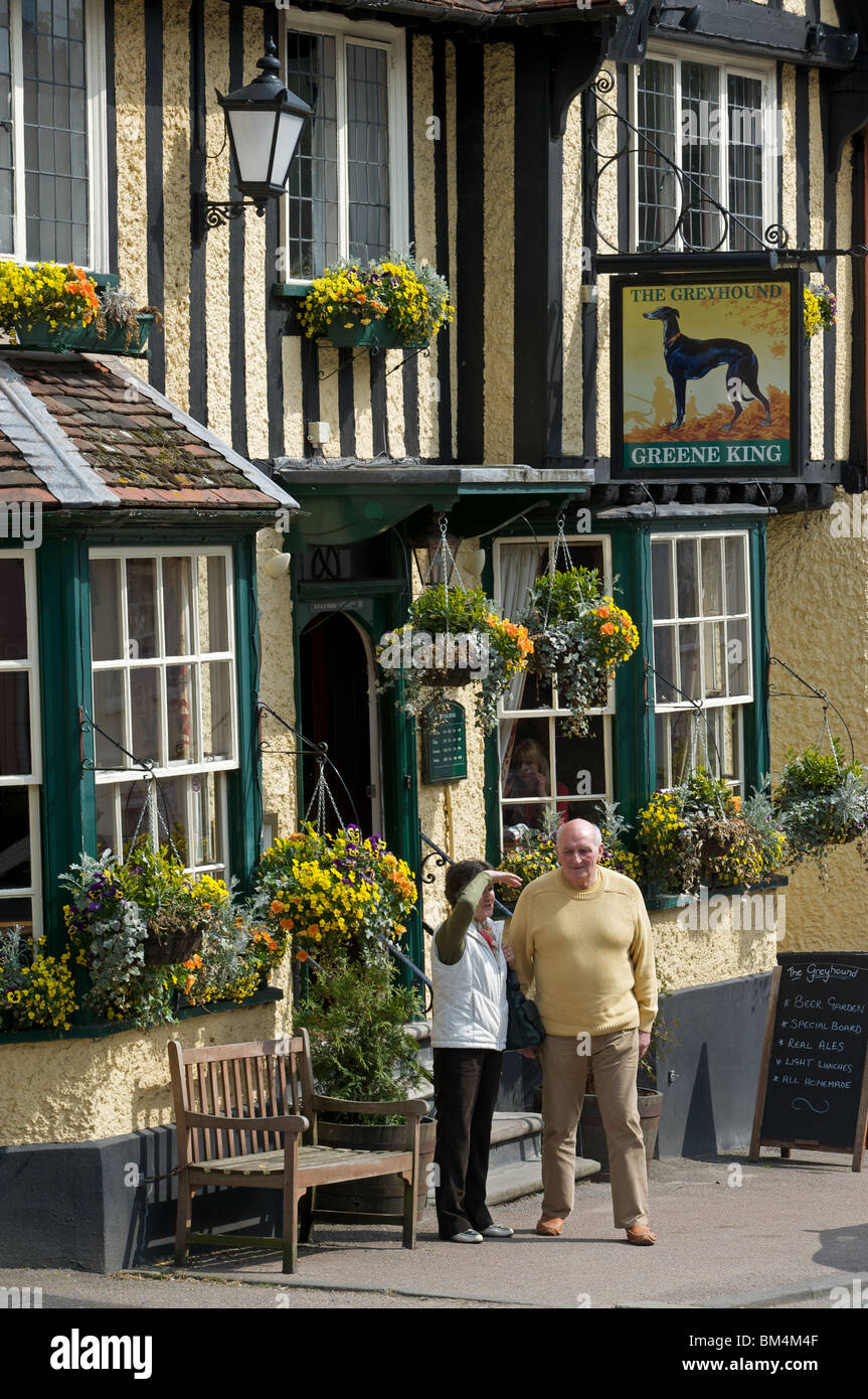 The Greyhound Greene King public house, Lavenham, Suffolk, Regno Unito. Foto Stock