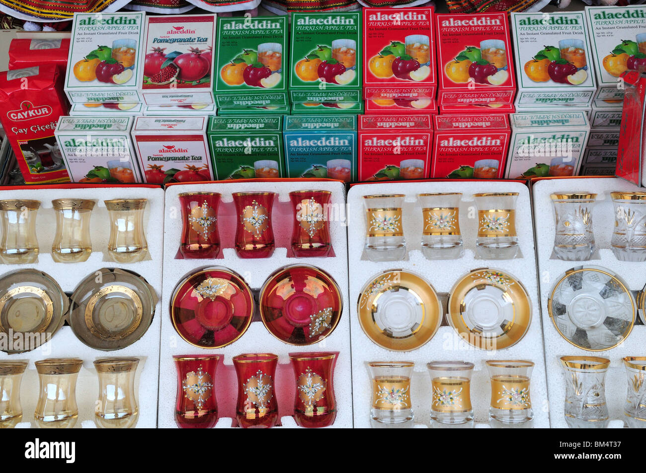 Bagno turco set tè e tisane in vendita in un mercato della Turchia Asia  Minore Foto stock - Alamy