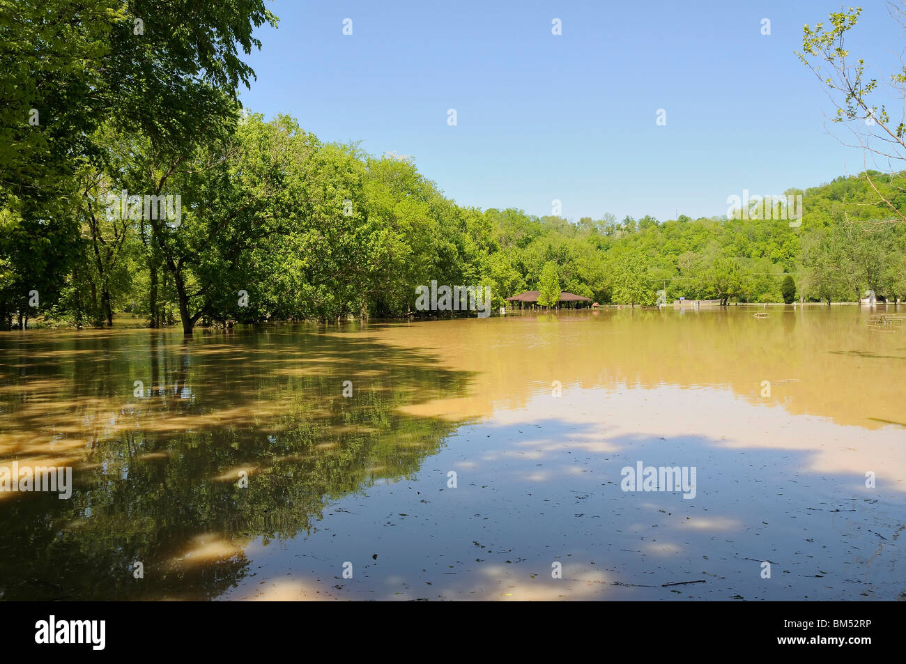Acque di allagamento del Kentucky River a Fort Boonesborough Kentucky negli Stati Uniti Foto Stock