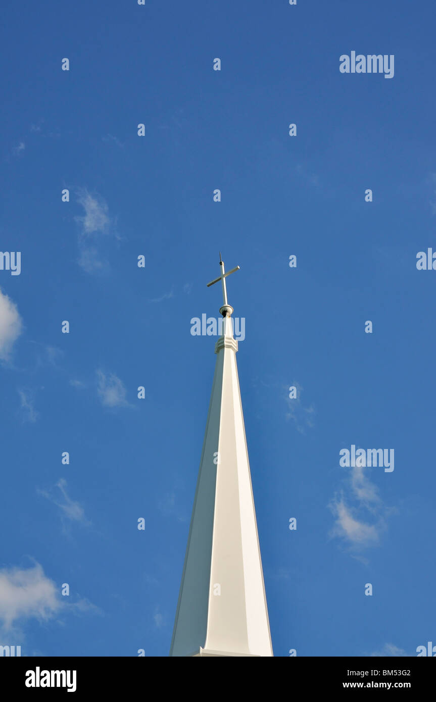Steeple rurale delle chiese protestanti chiesa cristiana in America Foto Stock