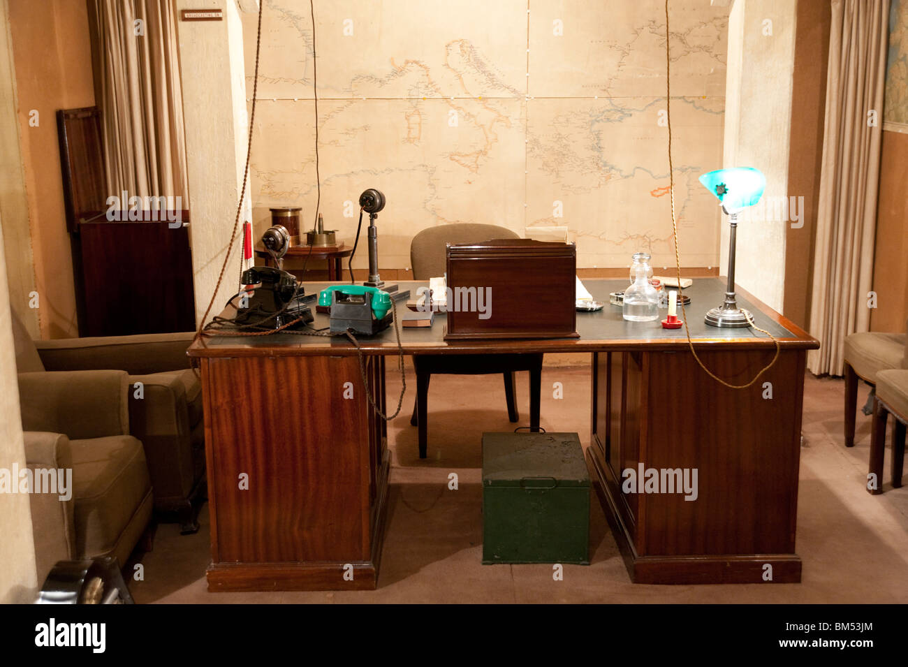 Churchill's office desk in The Churchill War Rooms Museum, London, England, Regno Unito Foto Stock