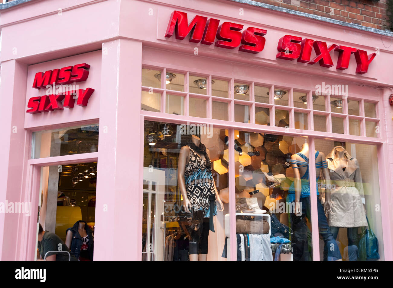 Miss sixty immagini e fotografie stock ad alta risoluzione - Alamy