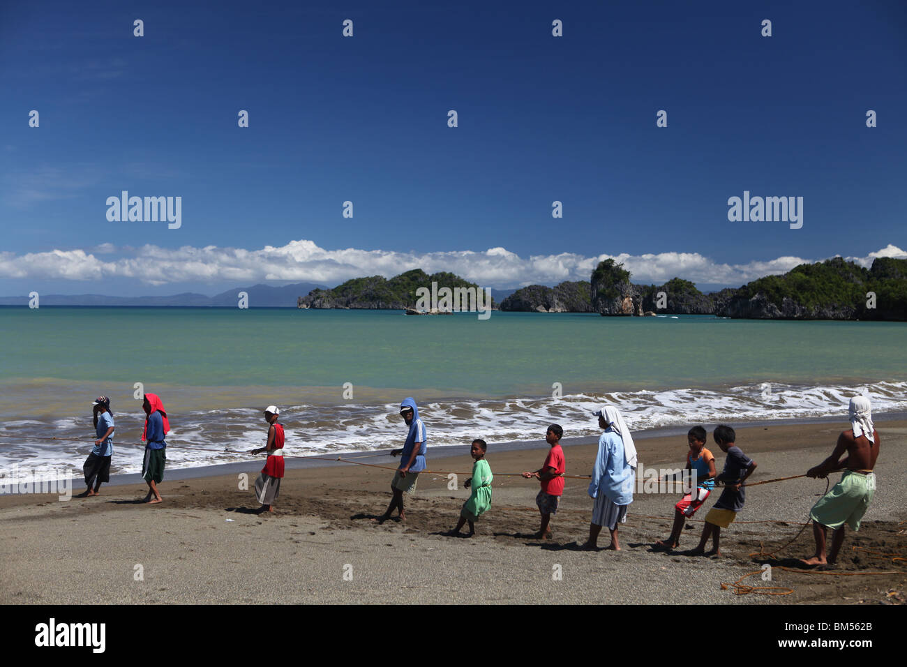 I pescatori del villaggio Paniman, un gateway per le isole della penisola Caramoan nel sud est di Luzon nelle Filippine. Foto Stock