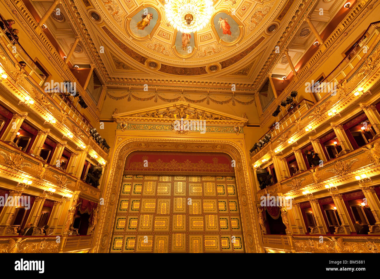 Il Teatro Nazionale (Národní divadlo), Praga, Repubblica Ceca Foto Stock
