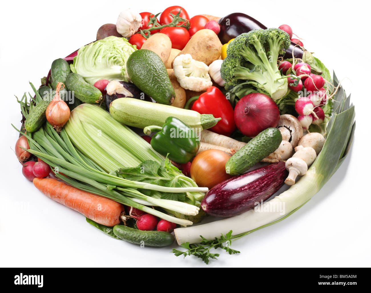 Con le verdure in un ovale. Isolato su sfondo bianco Foto Stock