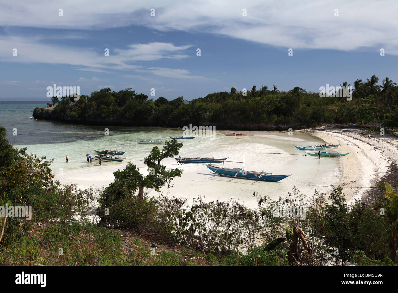 Una spiaggia locale nel nord dell isola di Malapascua, una piccola isola nella regione di Visayas nelle Filippine Foto Stock