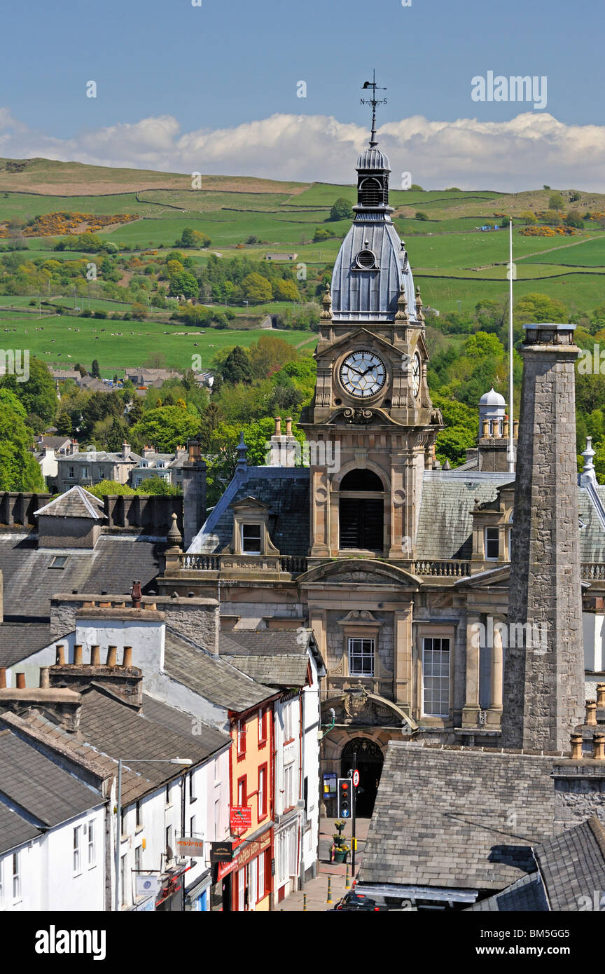 Allhallows Lane e il Municipio. Kendal, Cumbria, England, Regno Unito Europa. Foto Stock