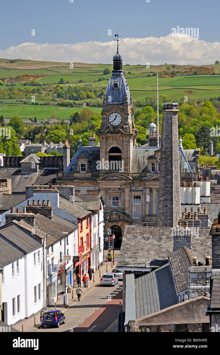 Allhallows Lane e il Municipio. Kendal, Cumbria, England, Regno Unito Europa. Foto Stock