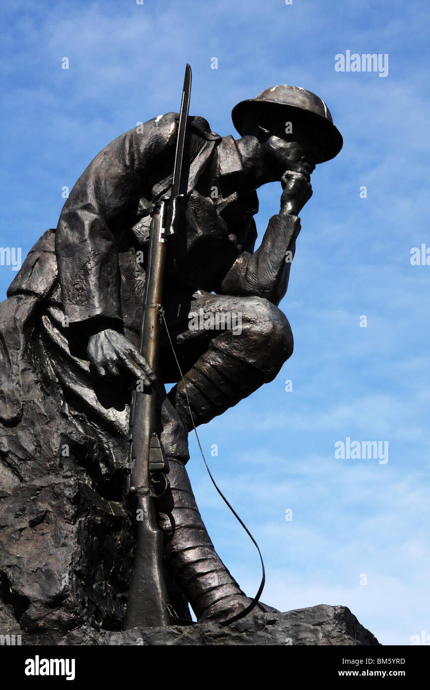 Guerra mondiale 1, memoriale, mercato, Huntingdon Cambridge, Regno Unito la prima guerra mondiale, memoria duratura, soldati coraggiosi, ricordo, sfilata, sacrificio. Foto Stock