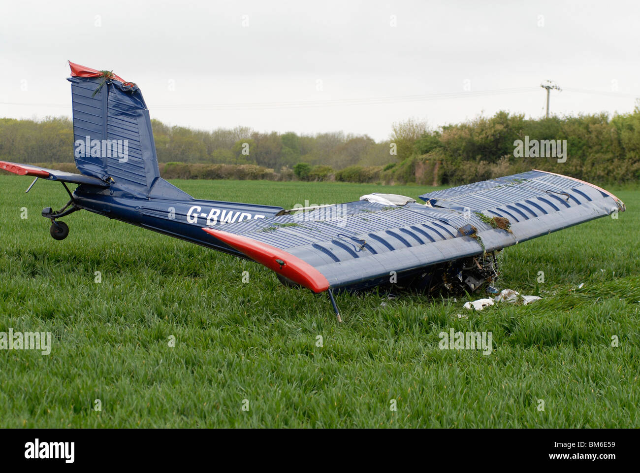Un incidente aereo che coinvolgono candidati UKIP Nigel Farage a Hinton in siepi, Northamptonshire, 06-05-2010. Foto Stock