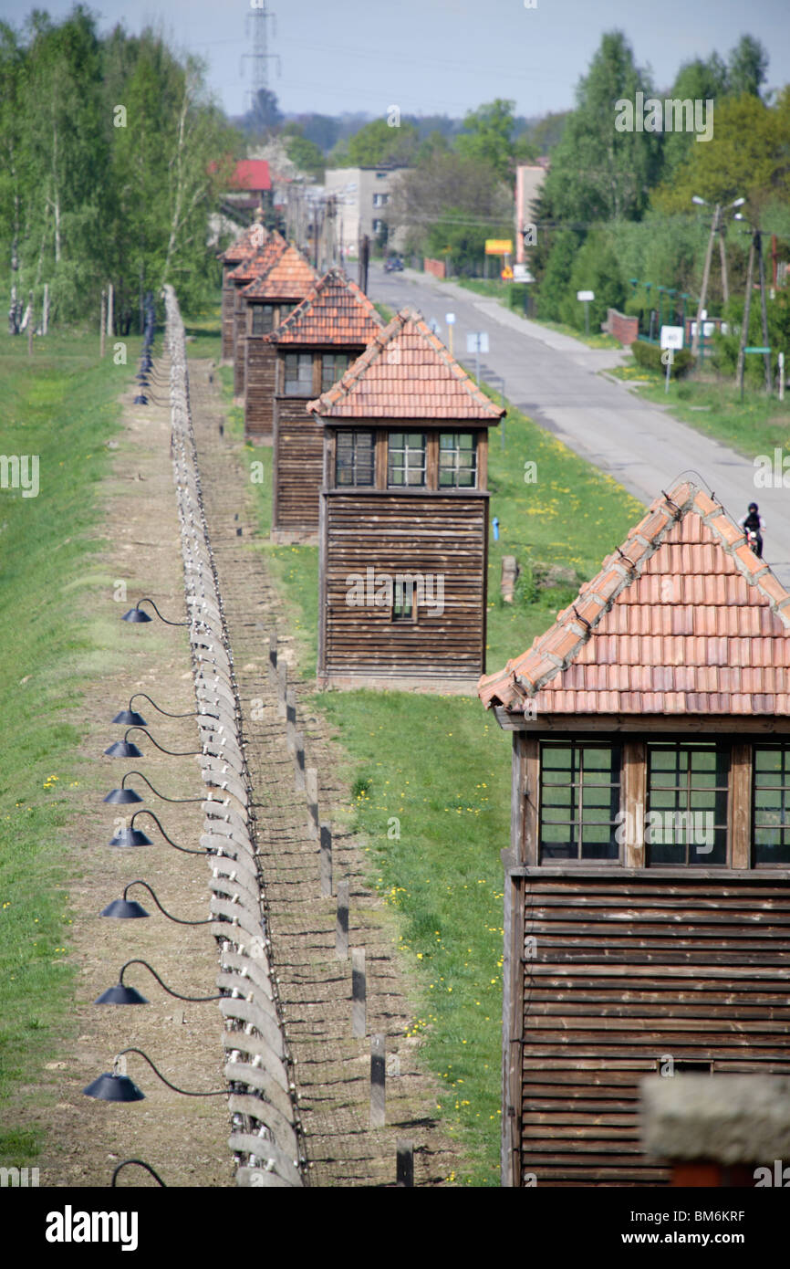 Torrette di guardia in Auschwitz II (Birkenau) Campo di concentramento nazista in Polonia Foto Stock
