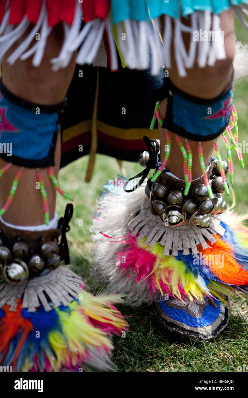 In prossimità di una ballerina Pow-Wow i piedi a un nativo tradizionale festa americana Foto Stock