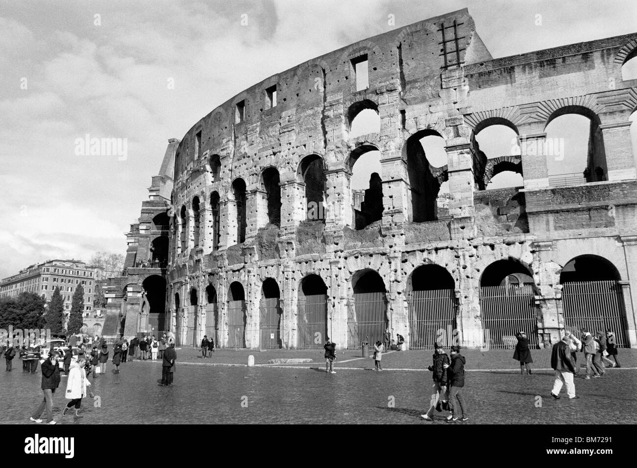 Roma, Italia, 30 Gennaio 2010 -- il Colosseo, acquisiti in bianco e nero su Agfa APX 100 Pellicola negativa. Foto Stock