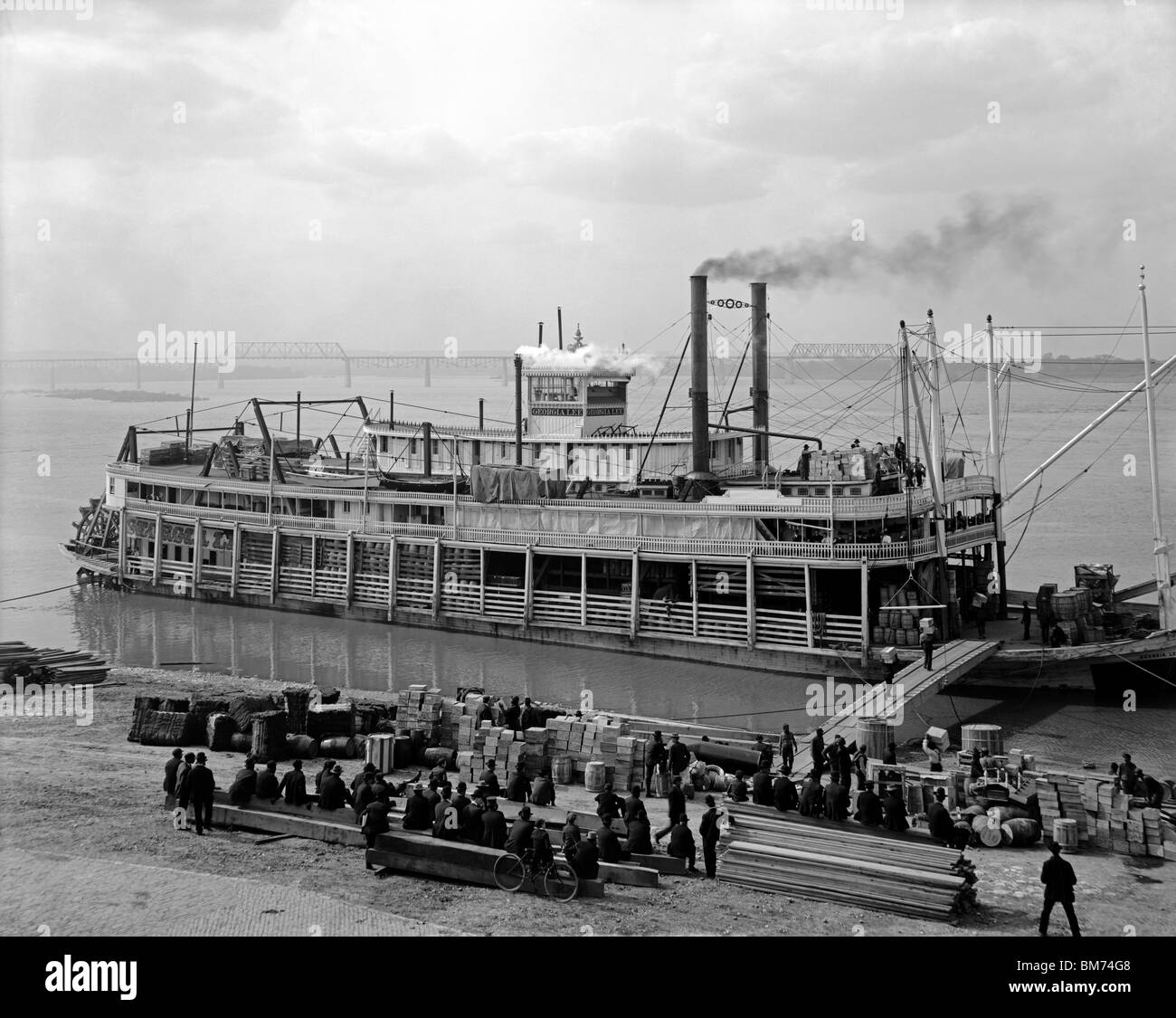 La Georgia Lee sull'argine a Louisville, Kentucky, circa 1905 Foto Stock