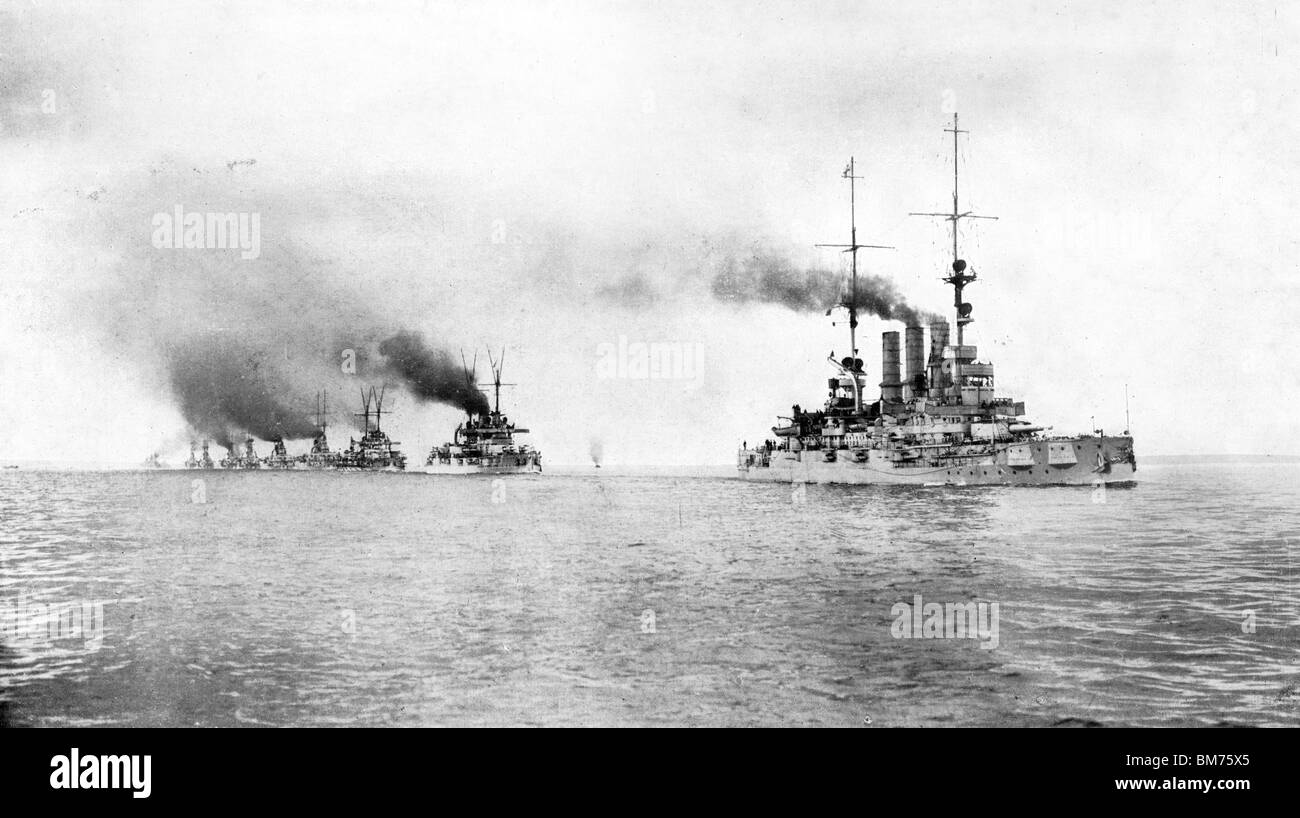 Vintage Fotografia della corazzata 'Deutschland' portando la linea circa 1915 durante la prima guerra mondiale fotografo sconosciuto Foto Stock