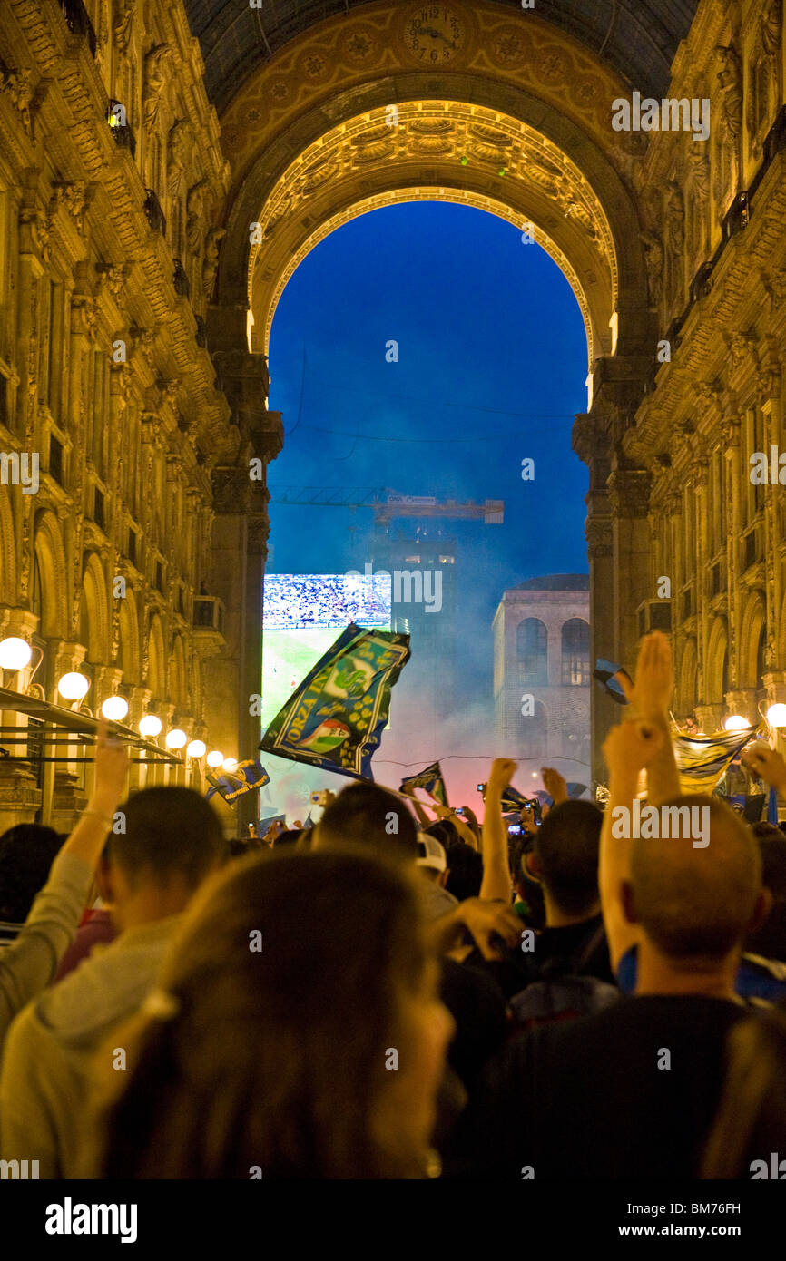 Il calcio finale mach Champions League Inter-Bayern Munchen, la piazza del Duomo di Milano, Italia, 22.05.2010 Foto Stock