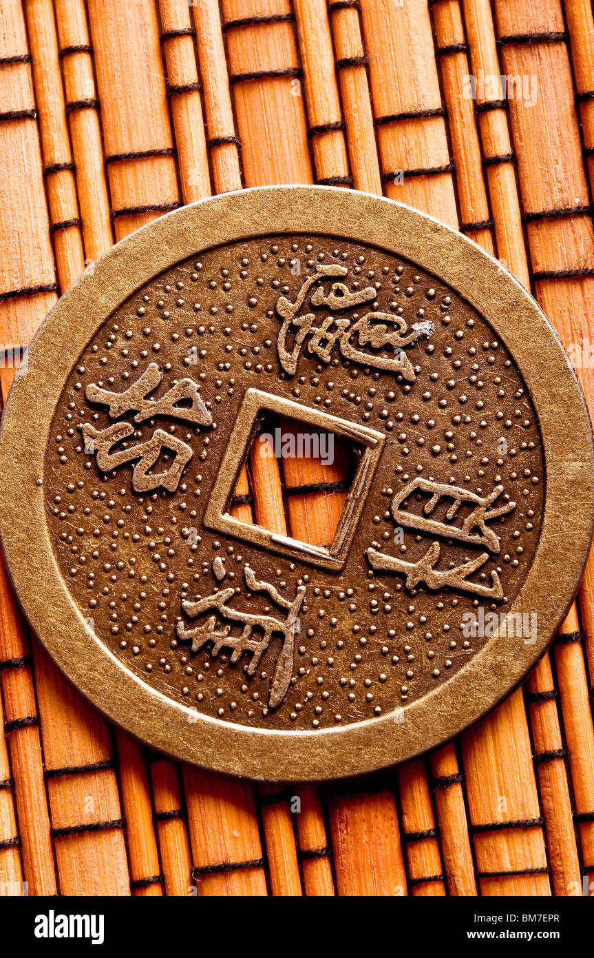 Moneta cinese per i-ching divinazione Foto Stock