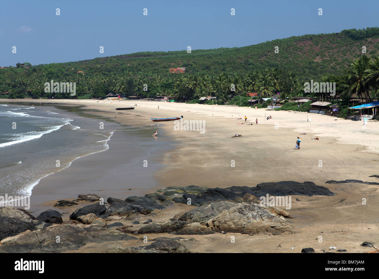 Kudle Beach, popolare tra i viaggiatori con zaino in spalla, a sud della città di Gokarna, Karnataka in India Foto Stock