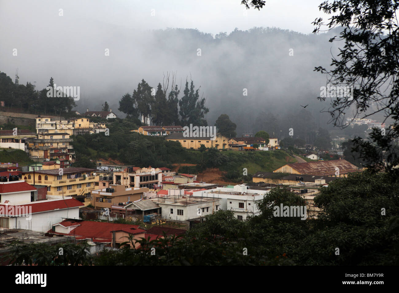 Vista di Ooty, abbreviazione di Ootacamund, una popolare stazione hill resort in Tamil Nadu, India. Foto Stock