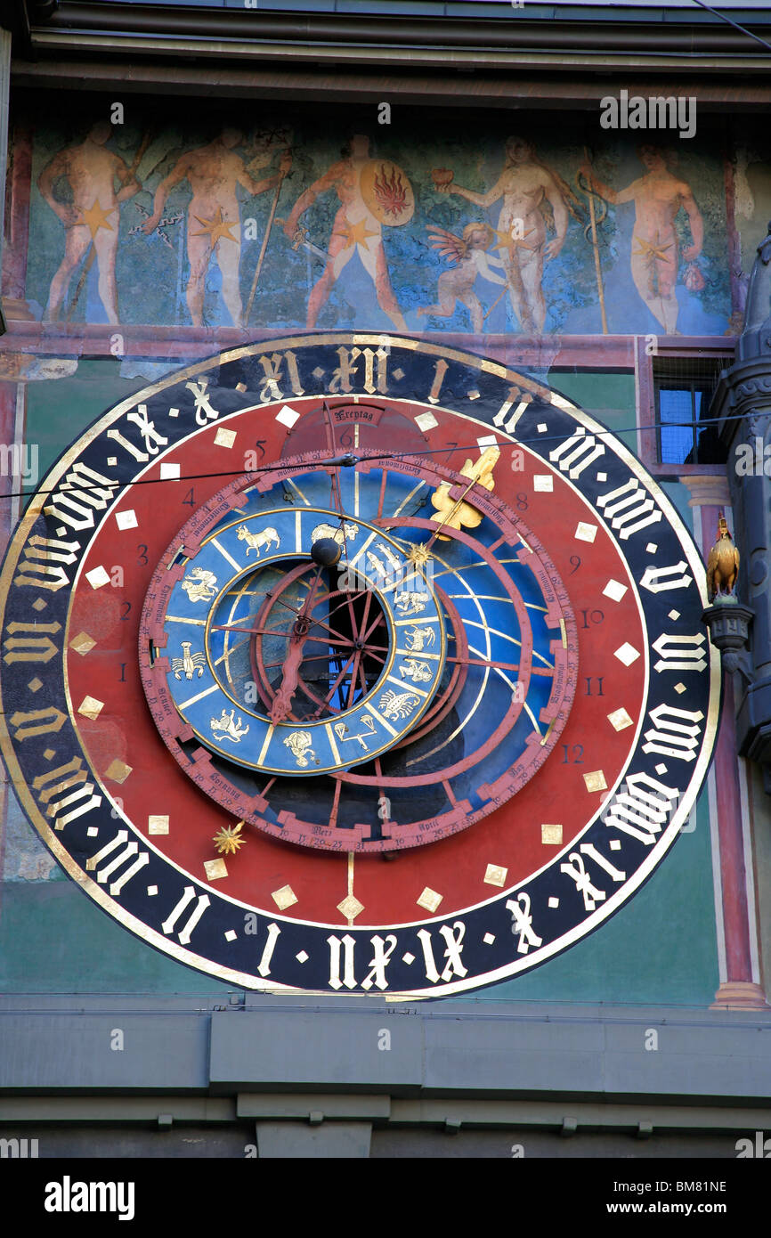 Il Zytgloggeturm (orologio astronomico) a Berna la città capitale della  Svizzera bernese Foto stock - Alamy