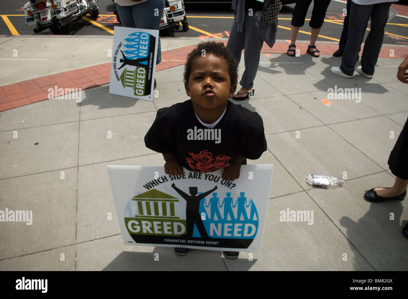 Membri del New Jersey gruppi comunitari di rally e marzo a Newark, New Jersey contro bank pignoramenti Foto Stock