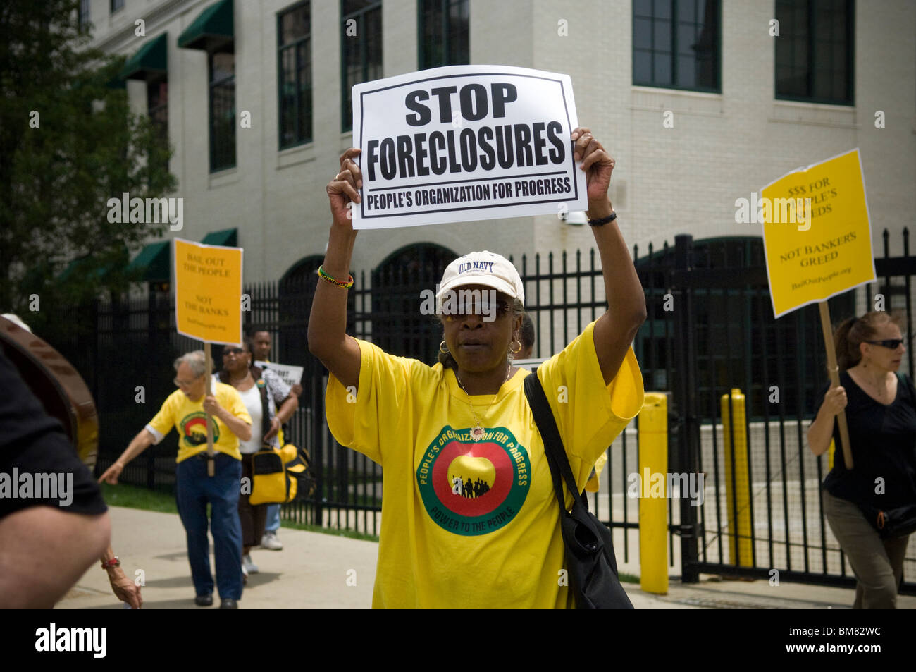 Membri del New Jersey gruppi comunitari di rally e marzo a Newark, New Jersey contro bank pignoramenti Foto Stock